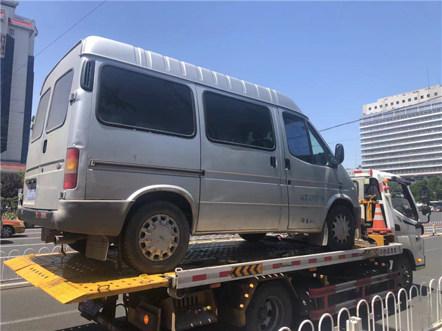 面包車拖車服務