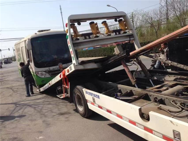 北京拖車救援及拖車費用
