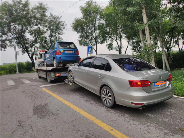 北京市區(qū)交通道路拯救拖車